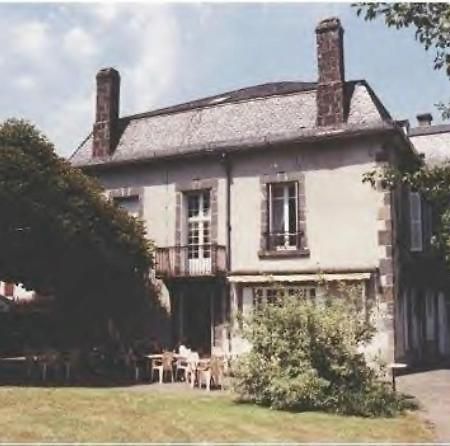 Logis Hotel La Source Du Mont Saint-Martin-Valmeroux Exteriér fotografie