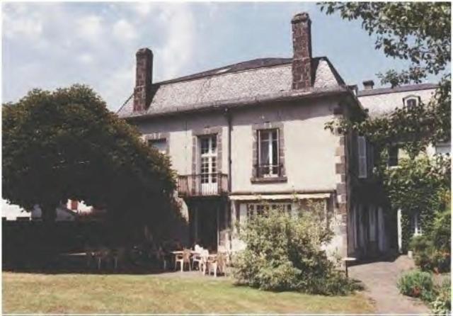 Logis Hotel La Source Du Mont Saint-Martin-Valmeroux Exteriér fotografie